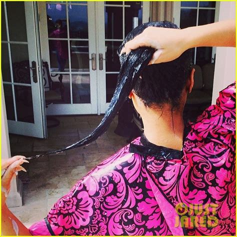 Nicki Minaj Goes Without Makeup in Topless Shower Photos